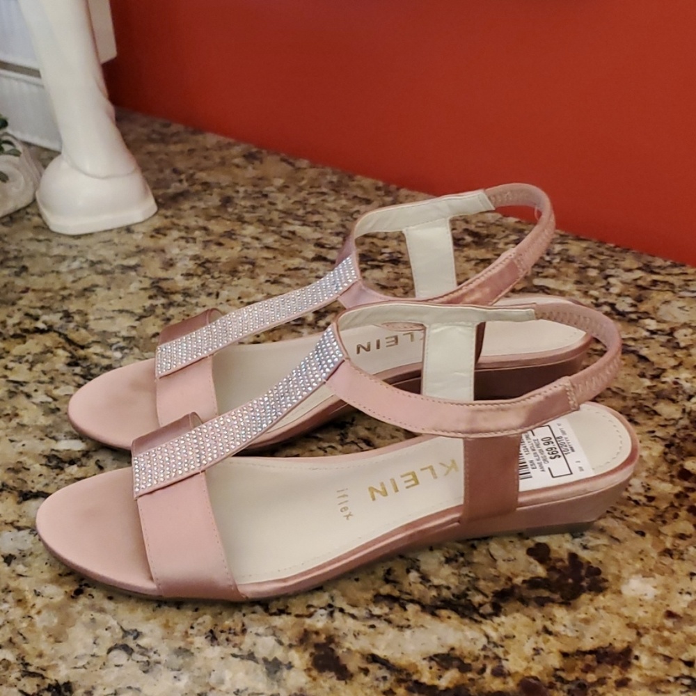 *Anne Klein Molly Sandals - Picture 1 of 7